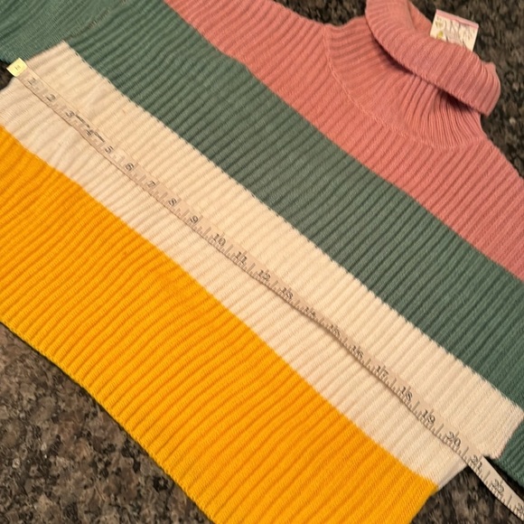 Awoo stripped ribbed cropped turtleneck NWT M - Picture 7 of 10